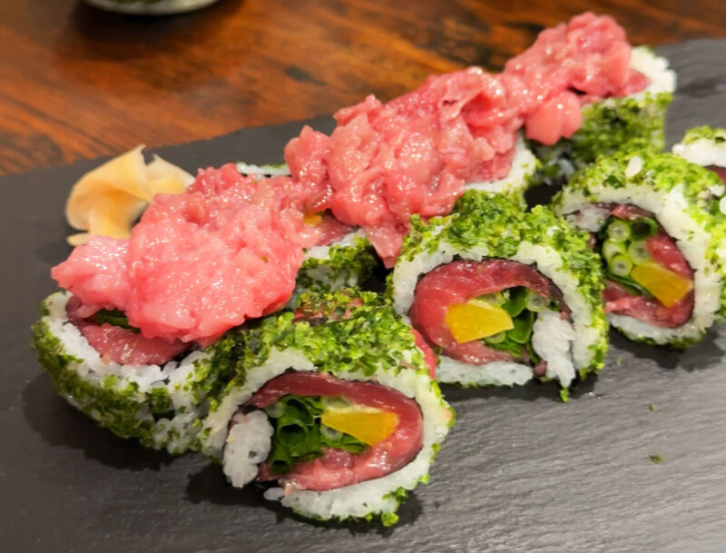 [香りで食べる] 青と赤の本鮪バラロール巻き